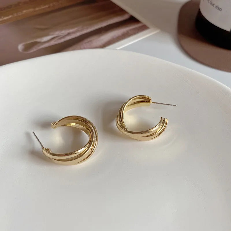 Lavender Purple Stud Earrings – Golden Twisted Art Design for Women