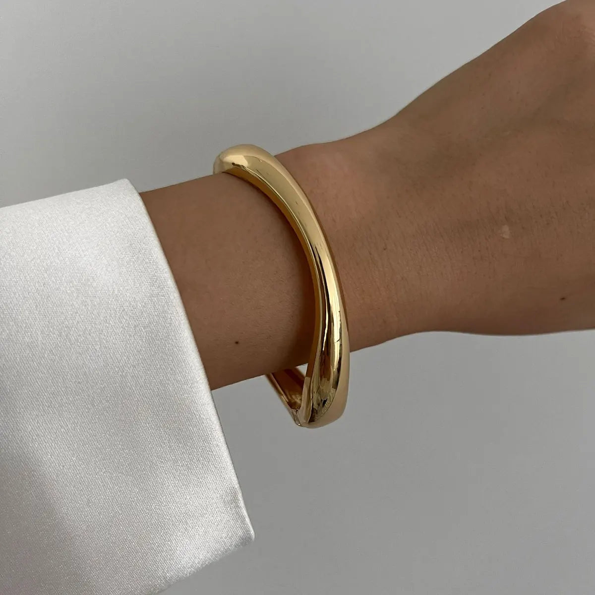 Bold Gold Cuff Bracelet – Irregular Glossy Bangle for Women & Men