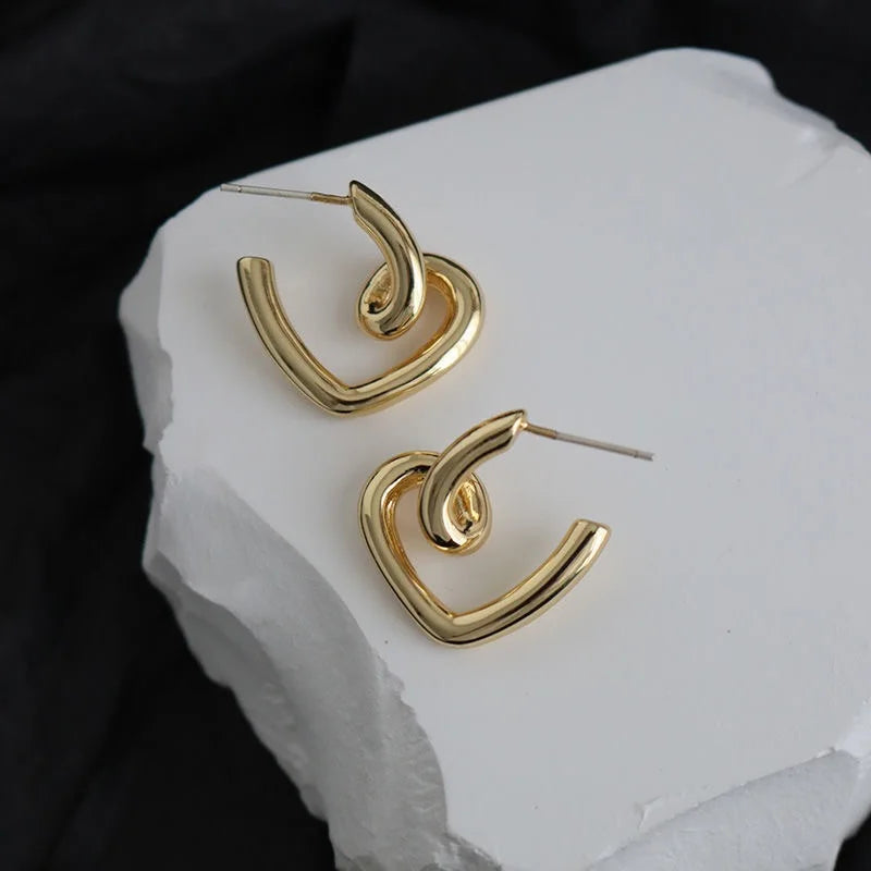 Lavender Purple Stud Earrings – Golden Twisted Art Design for Women