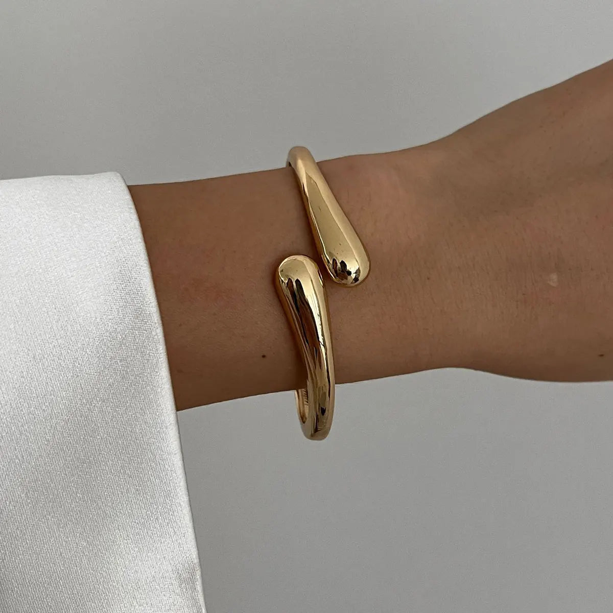Bold Gold Cuff Bracelet – Irregular Glossy Bangle for Women & Men