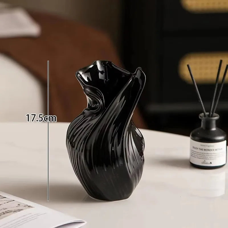 Nordic Ceramic Vase – Abstract Design