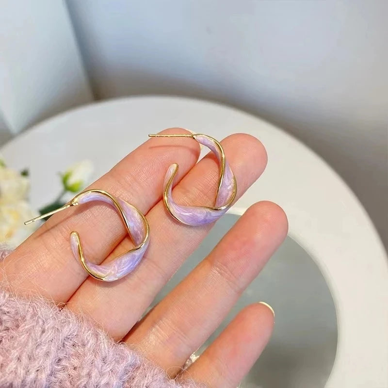 Lavender Purple Stud Earrings – Golden Twisted Art Design for Women